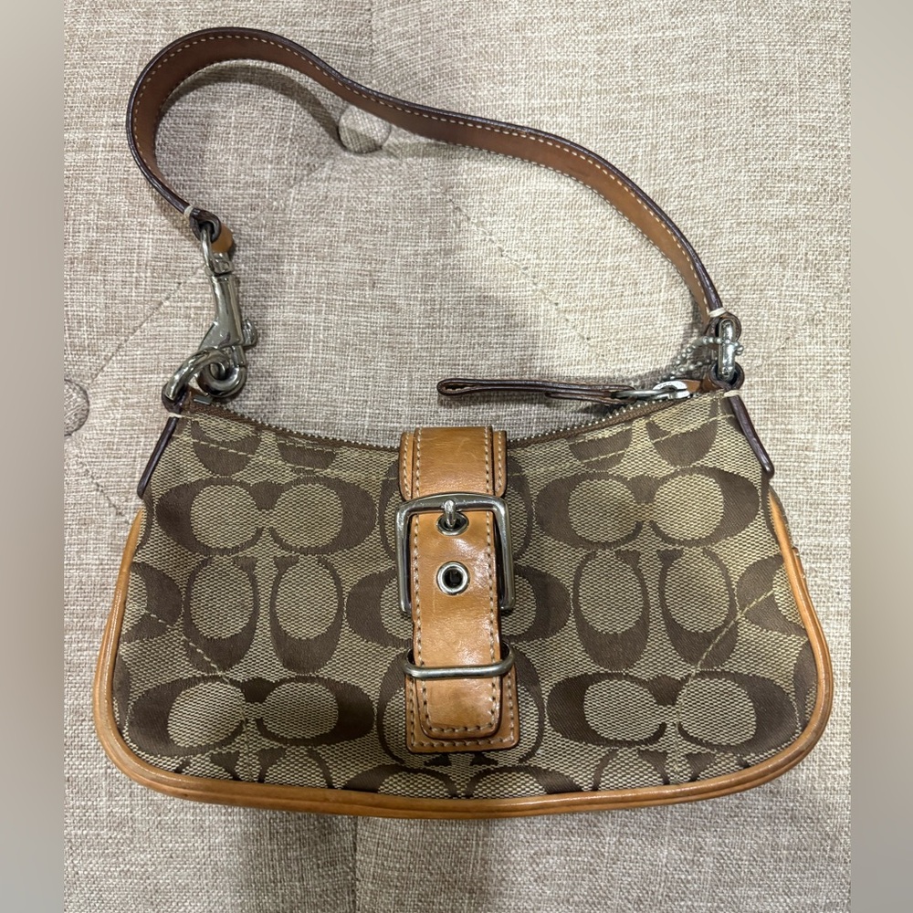 Vintage Coach Signature Hampton Shoulder Bag Canvas Leather in Tan and Brown